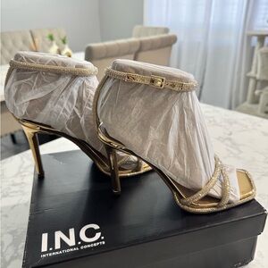 INC International Concepts Metallic Gold and Cream Heels